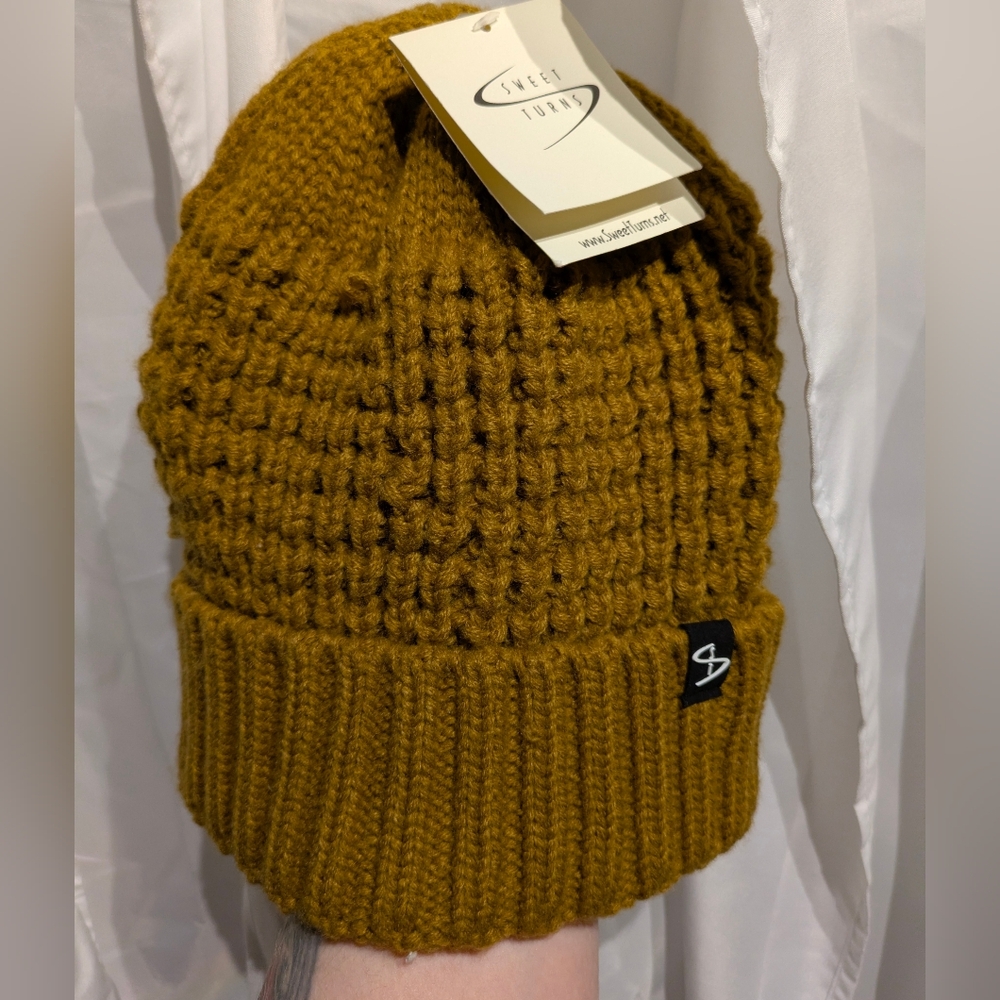 Adult Sweet Turns Mustard & Zinfandel Knit Beanie NWT